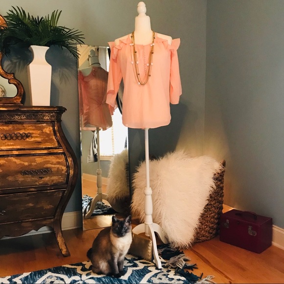 Peach off the shoulder blouse - Picture 2 of 2